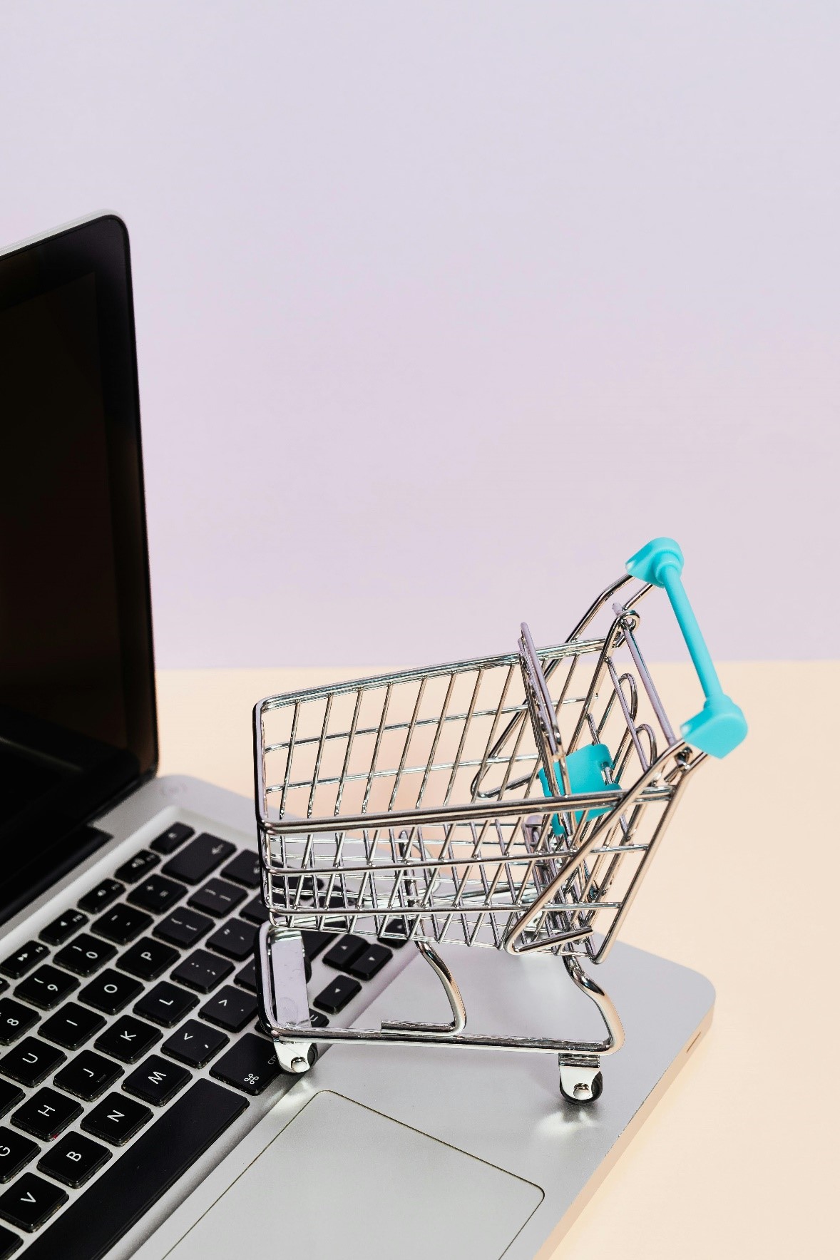 Mystery shopper preparing for an assignment